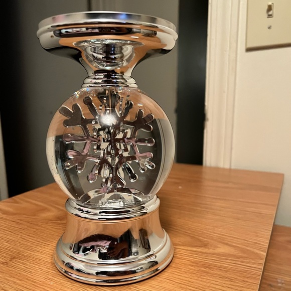 Christmas snowglobe - Picture 1 of 3